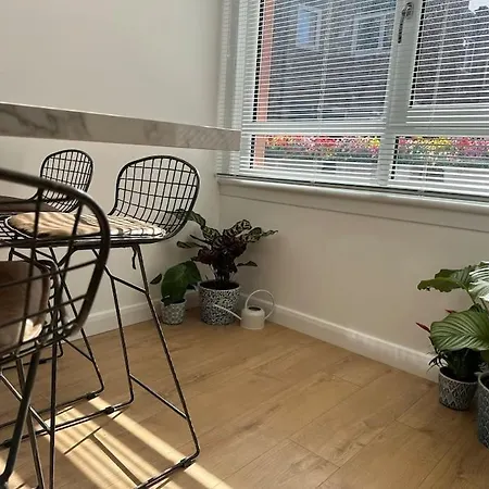 Stylish, Smart & Fun 4 Bed Home Лондон Экстерьер фото