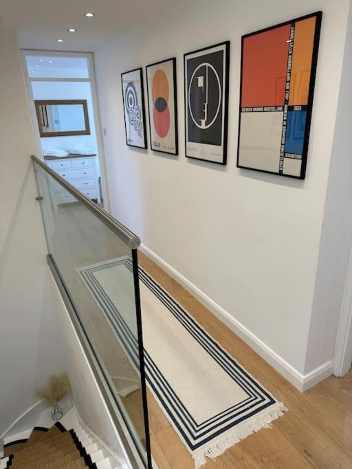Stylish, Smart & Fun 4 Bed Londra