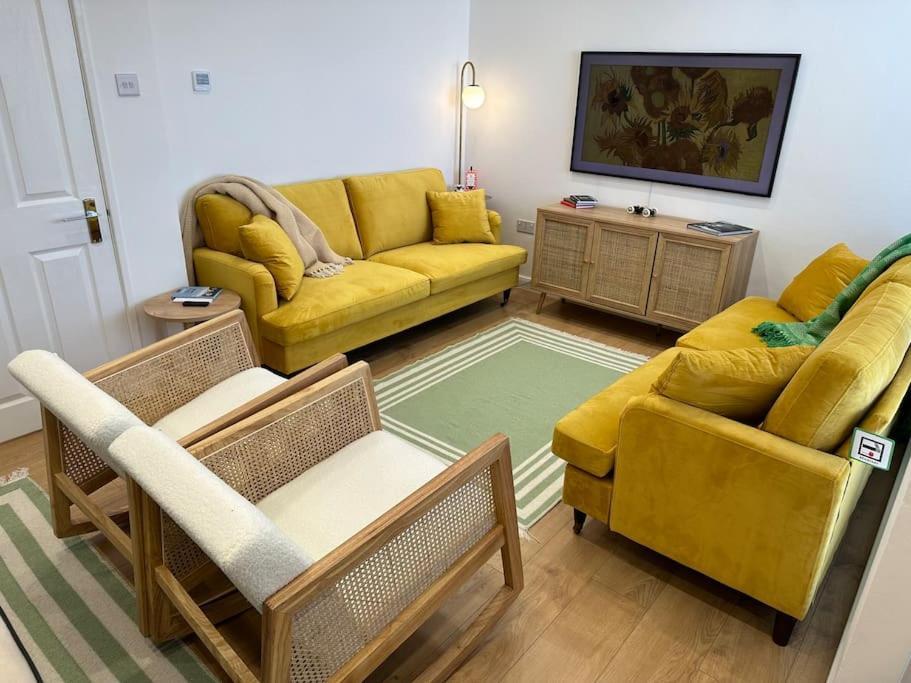 Апартаменты Stylish, Smart & Fun 4 Bed